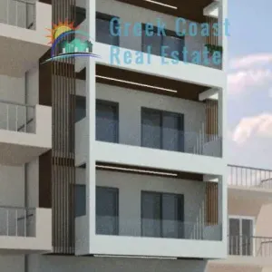 Five-story building with two apartments on each floor