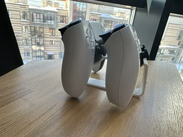 Stand for two PS5 controllers — Фото 3 из 9