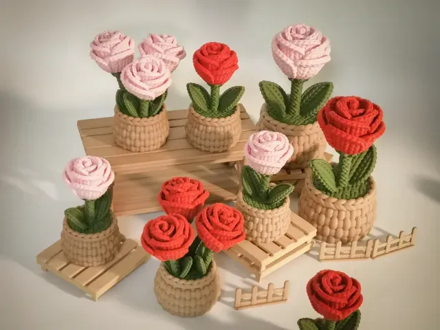 Knitted Rose Ornament | Threaded Assembly | Support-Free & Easy to Print — Image 6 of 9