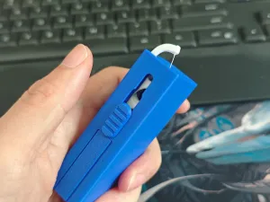 便携牙线盒:随身携带拿取方便