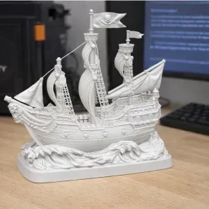 🏴‍☠️ Stormbreaker Pirate Ship – Desk Display Statue