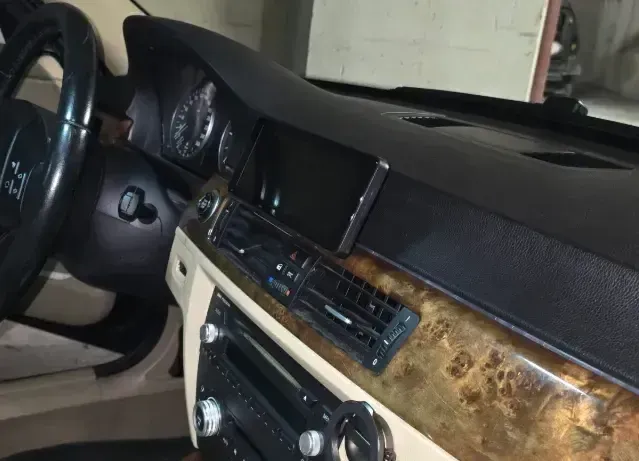 BMW E90 B5303(F133) - Android Auto/Carplay mount — Image 5 of 9