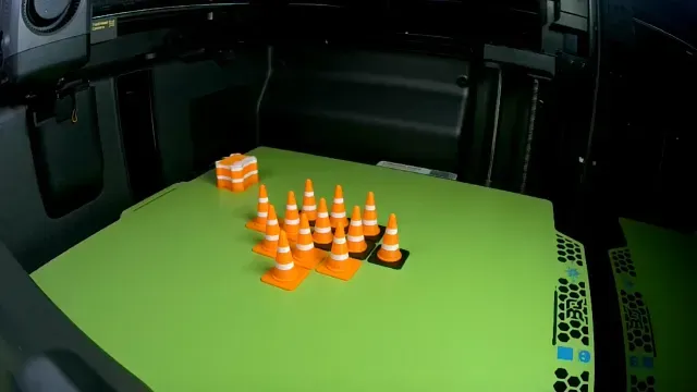 Mini Traffic Cone | 25mm | 1:20 Scale — Фото 4 из 9