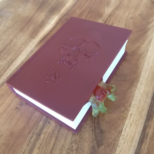 Skull Book for dice or candy - Snap close, no magnets needed — Image 6 of 9