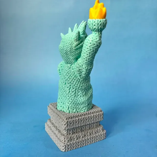 Knitted Statue Of Liberty (Multiparts) — Фото 5 из 9