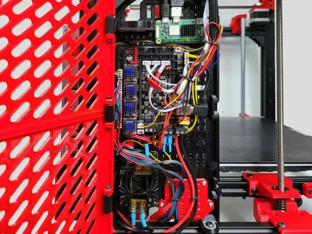 HyperCube Evolution Refurbishment 2022 — Фото 3 из 9
