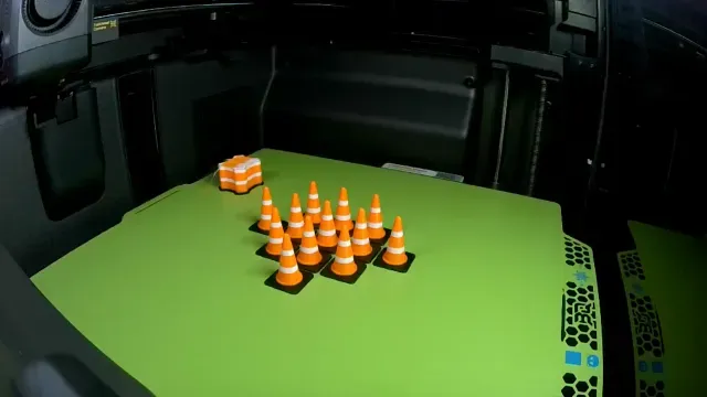 Mini Traffic Cone | 25mm | 1:20 Scale — Фото 6 из 9