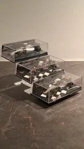 Minichamps 1:43 Triple Display Stand – Halter für 3 Modellau