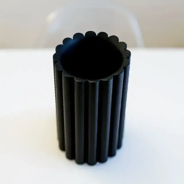 THE SUNFLOWER - STRAIGHT VASE / FLOWER VASE / DECORATION — Image 2 of 9
