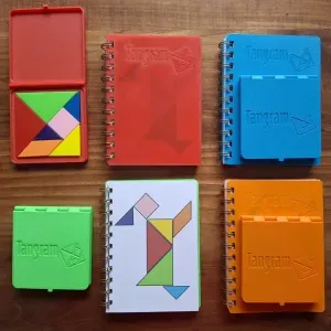 Tangram, doosje en boekje / Tangram, box and booklet
