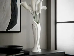 Capsule vase