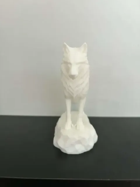 Realistic Wolf Statue – Highly Detailed 3D Printed