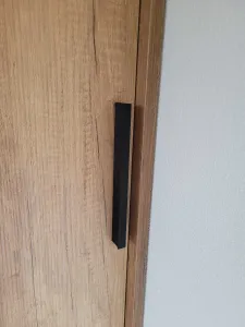 Handle for closet/wardrobe