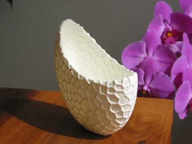 Crescent moon pot — Image 2 of 5