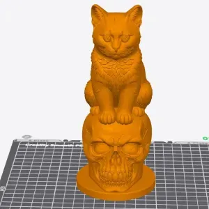 Katze auf Schädel mit Teelicht