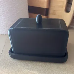 Butter dish