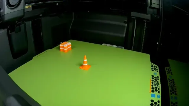 Mini Traffic Cone | 25mm | 1:20 Scale — Фото 8 из 9
