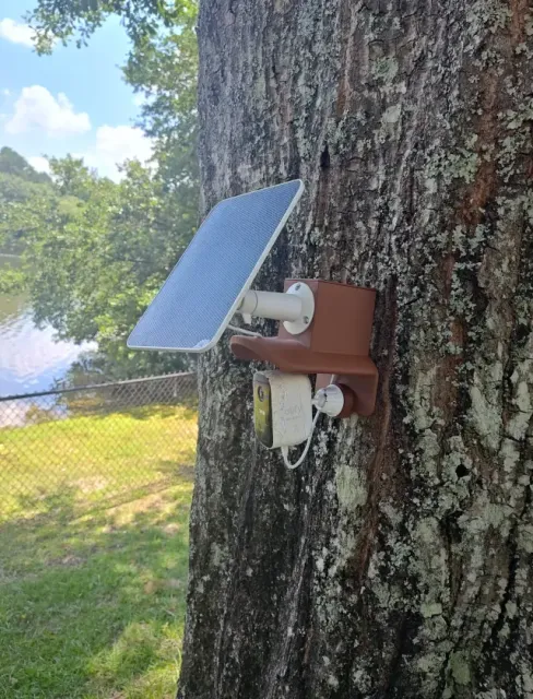 Eufy Cam 2C Mount with canopy — Image 6 of 9