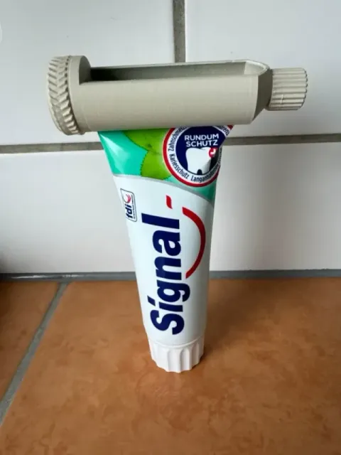 Toothpaste Squeezer — Image 3 of 9