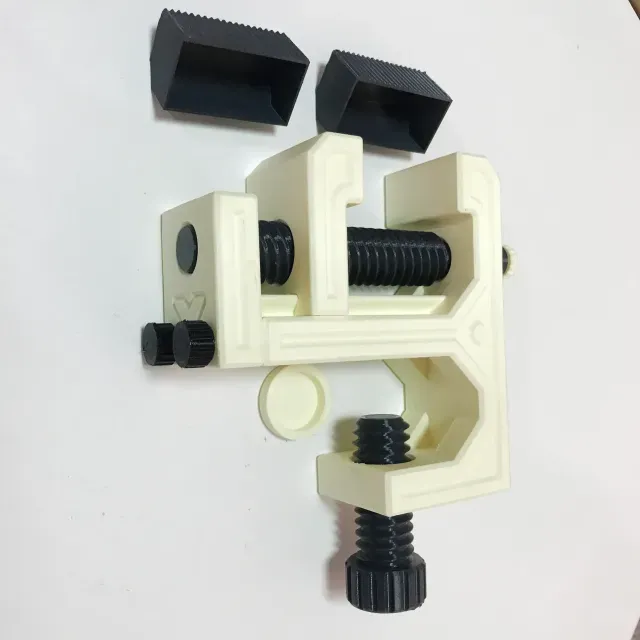 Bench Vise III ( travel speed: 5.5 - 11 - 22 mm/rev ) — Фото 5 из 9