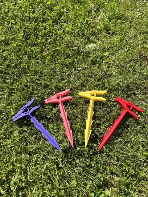 Peg to hold beach blanket against wind — Image 3 of 6
