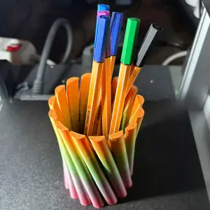 Vase 100% /Penholder 50%