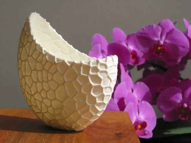 Crescent moon pot — Image 4 of 5