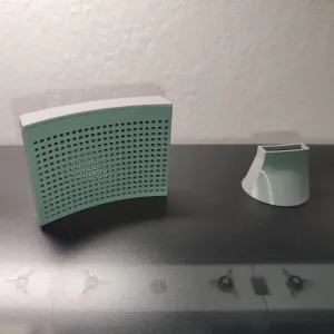 Silica gel container for vacuum-sealed spools