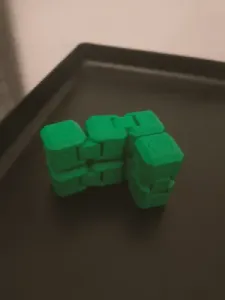 endless cube with paws