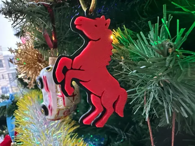 Horse pendant — Image 6 of 9