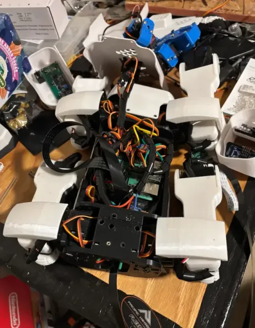 Spotmicro Robotic Dog ESP32 V5 — Фото 4 из 9