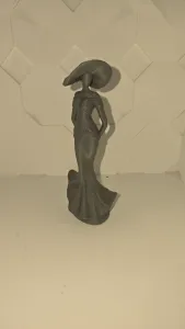 Elegant Lady with Hat – Decorative Woman Figurine