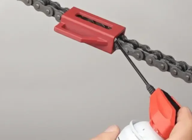 Chain lube tool