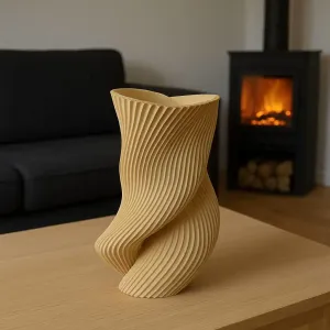 Vase „Twisted Heart“ – Wo Design auf Emotion trifft