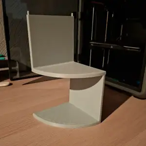 Stackable corner shelf