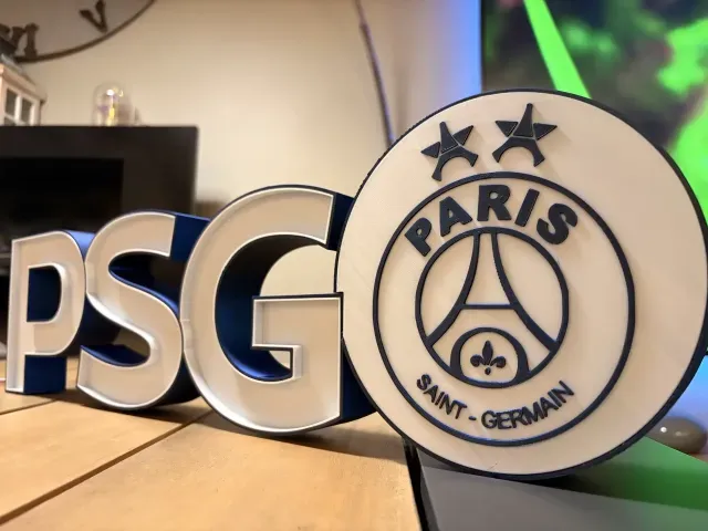 PSG 2026 LED Lamp Paris Saint-Germain — Image 2 of 9