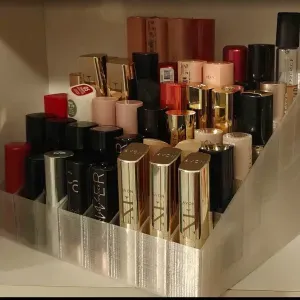 Lipstick organiser