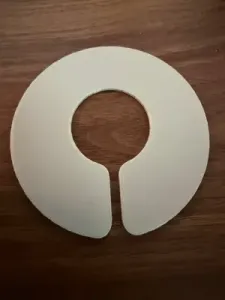 Clothes hooks separator
