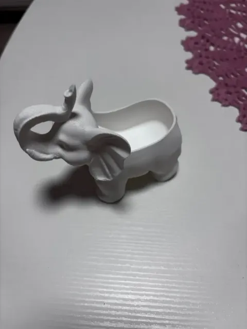 Elephant flower pot — Image 3 of 4