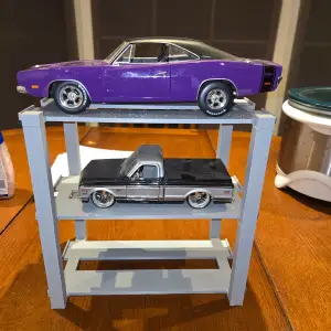 1/18 scale display 4 post stackable to infinite