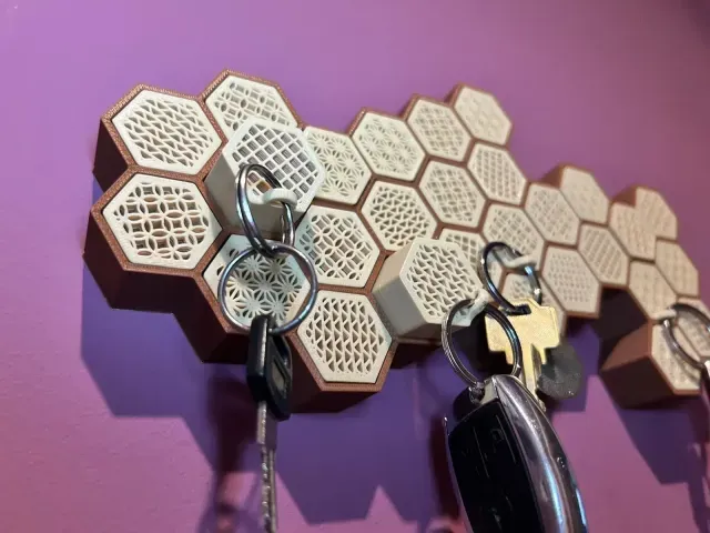 Honeycomb key holder-keychain — Image 6 of 6