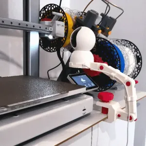 ADJUSTABLE CAMERA HOLDER