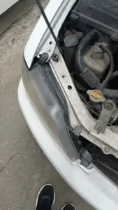 клипса упора капота