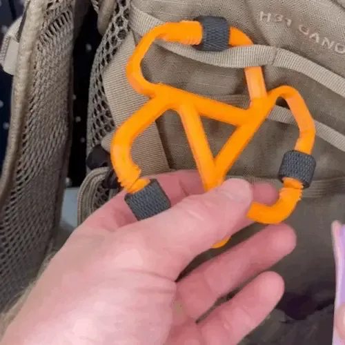 Triple Carabiner with Threaded Latch
