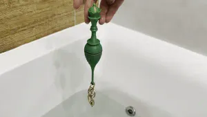 Chess queen fishing float