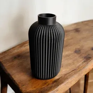 Ribbed Minimalist Vase – Simple Elegance for Every Space