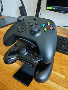 Dual controllers stand