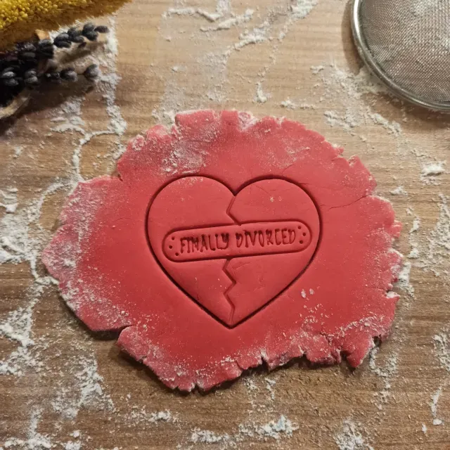 Finally Divorced Cookie & Clay Cutter, Broken Heart — Image 4 of 6