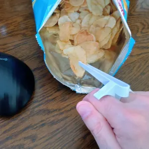 Gaming Chips Tong