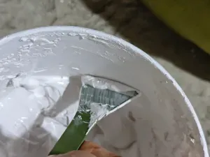 Bucket Wall Putty Scraping Assistant